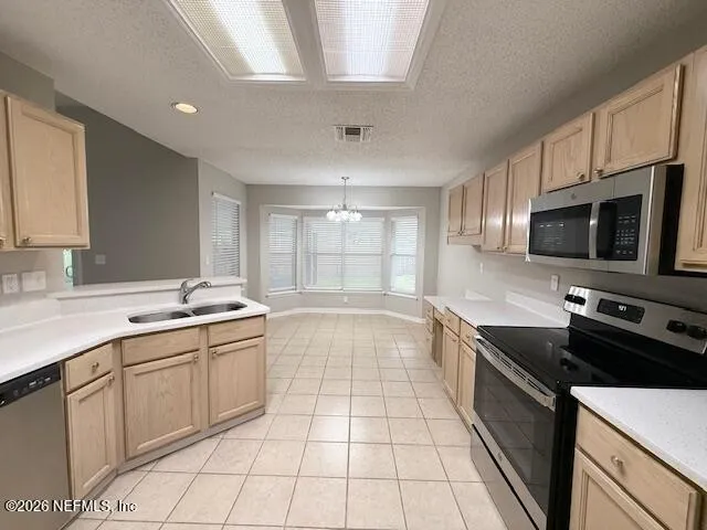 $2,550 | 816 Brookstone Court, St. Johns, FL 32259