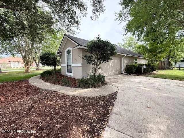 $2,550 | 816 Brookstone Court, St. Johns, FL 32259