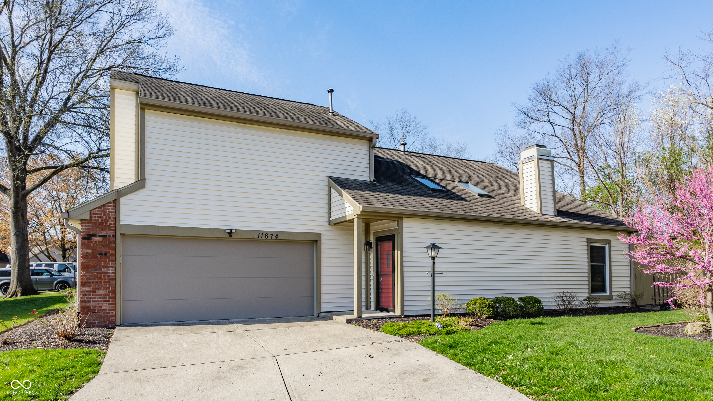 11674 Buttonwood Drive Carmel, IN 46033 - Photo 3 of 33