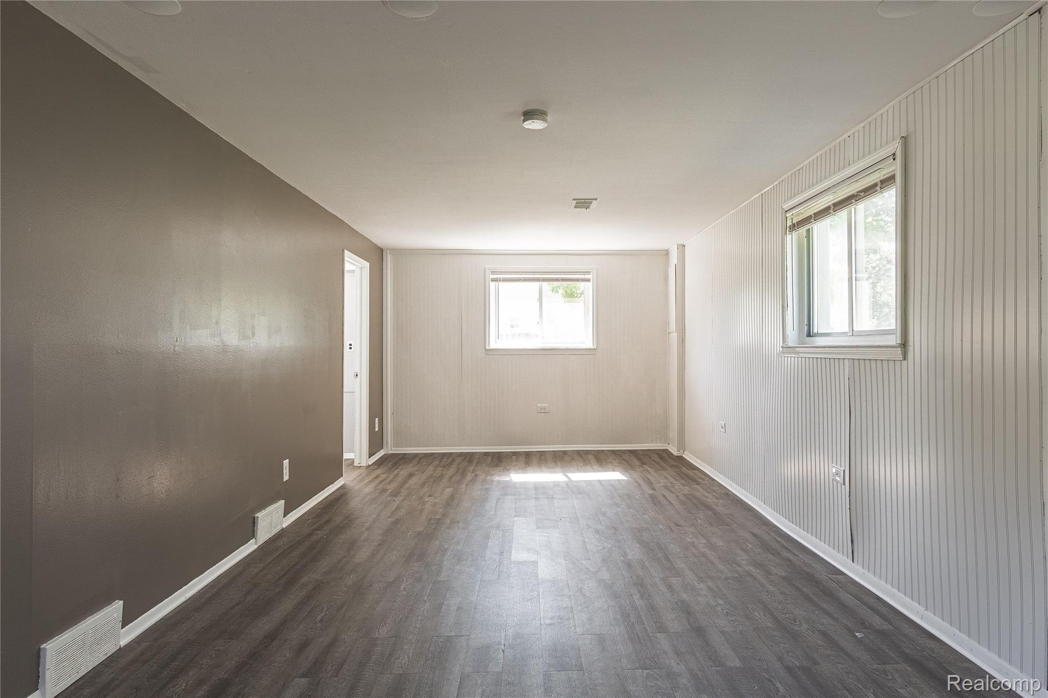 27804 Somerset Avenue Inkster, MI 48141 - Photo 21 of 31 Interiors (19 of 25).jpg