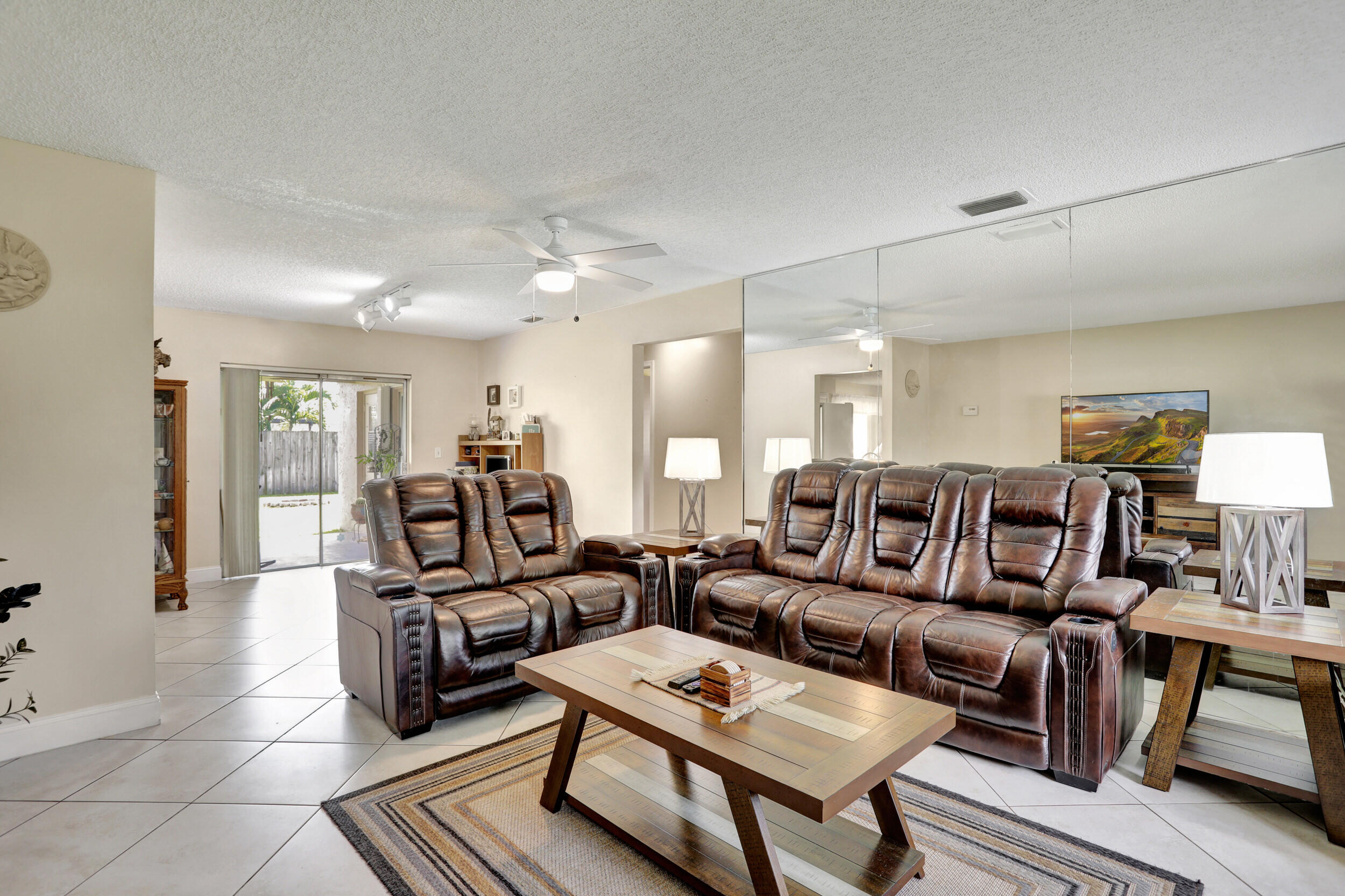 11202 Landsman Street Boca Raton, FL 33428 - Photo 2 of 40 Living room
