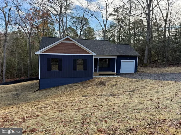 $349,000 | 161 Walnut Street, Kilmarnock, VA 22482