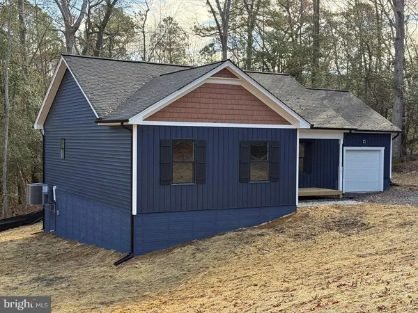 $349,000 | 161 Walnut Street, Kilmarnock, VA 22482