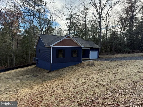 $349,000 | 161 Walnut Street, Kilmarnock, VA 22482