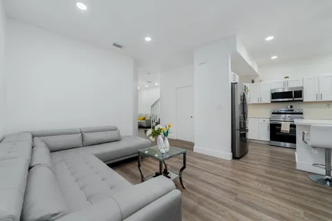 $429,999 | 21105 Northwest 14th Place, Unit 4, Miami Gardens, FL 33169