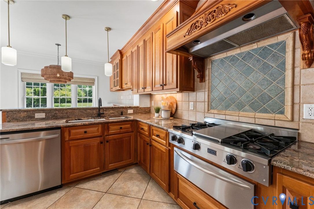 13446 Bradley Bridge Road Chester, VA 23831 - Photo 22 of 98