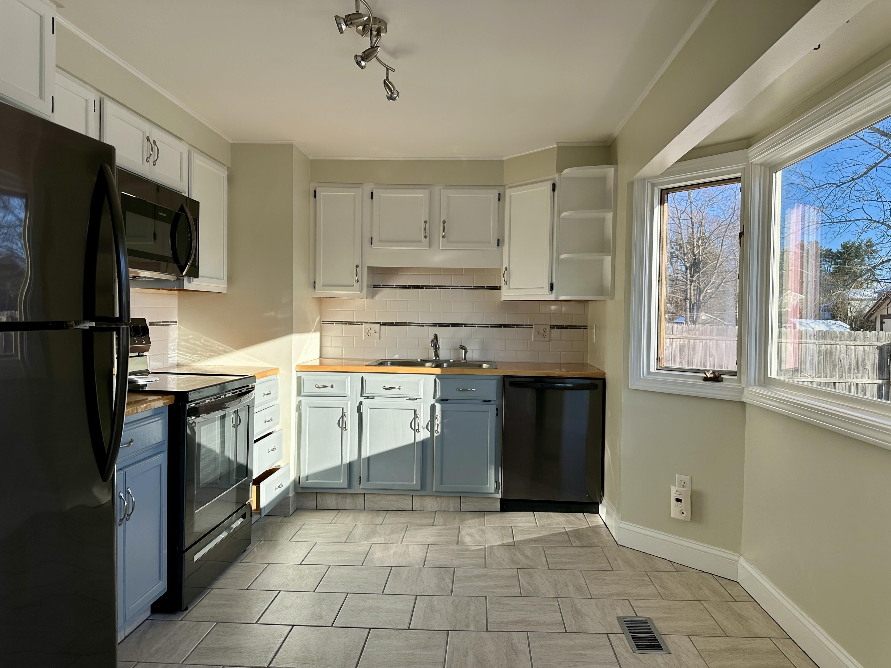 212 New Gorham Road Westbrook, ME 04092 - Photo 12 of 56 IMG_6113