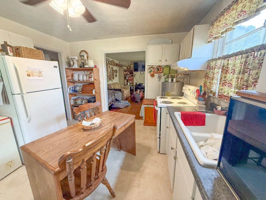 4297 Green Hill Road Blackstone, VA 23824 - Photo 6 of 21 Gallery Image 6