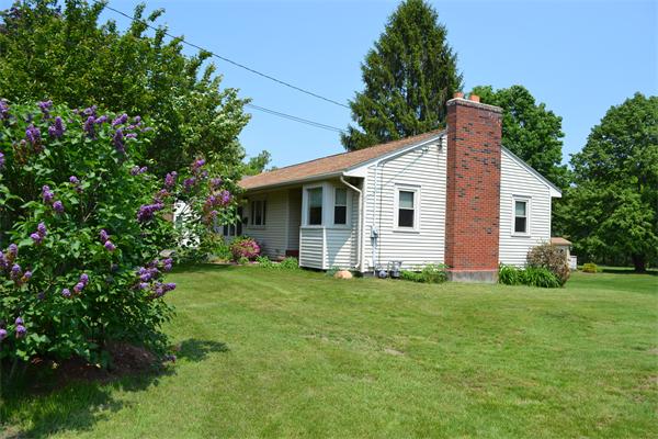87 Harvard Road Littleton, MA 01460 - Photo 3 of 18 Gallery Image 3