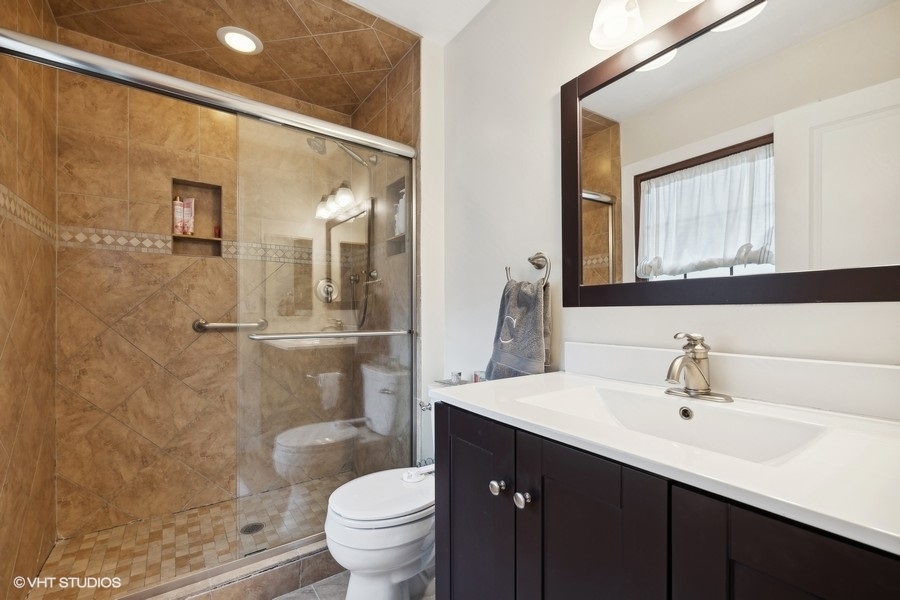 3912 Brett Lane Glenview, IL 60026 - Photo 15 of 33