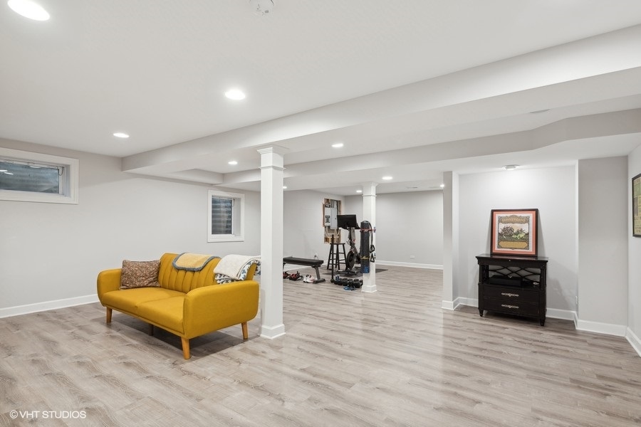 3912 Brett Lane Glenview, IL 60026 - Photo 21 of 33