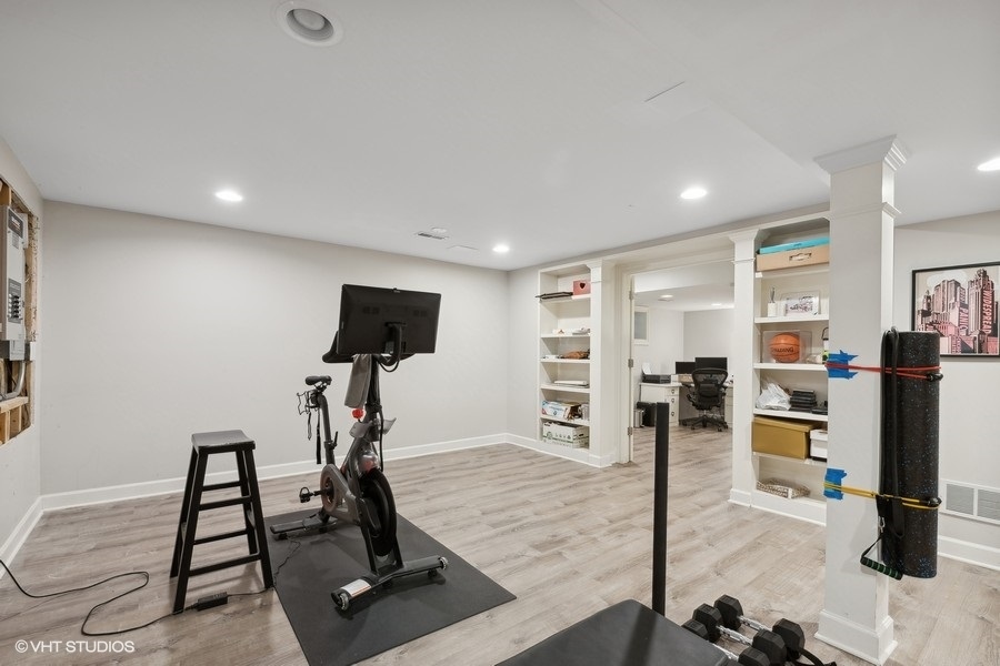 3912 Brett Lane Glenview, IL 60026 - Photo 24 of 33