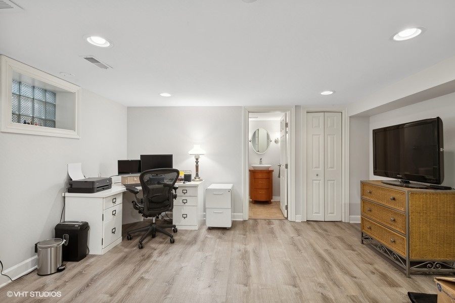 3912 Brett Lane Glenview, IL 60026 - Photo 25 of 33