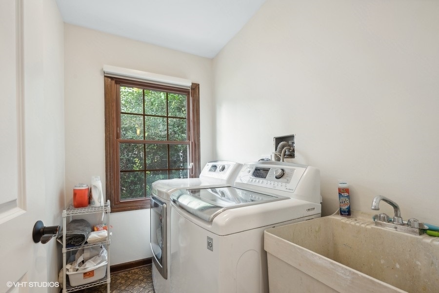 3912 Brett Lane Glenview, IL 60026 - Photo 27 of 33