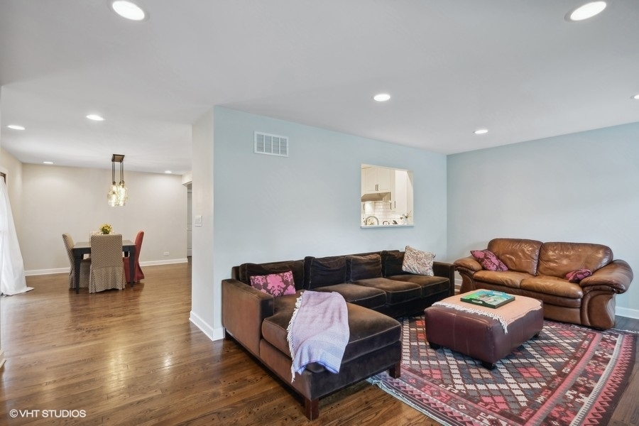 3912 Brett Lane Glenview, IL 60026 - Photo 7 of 33