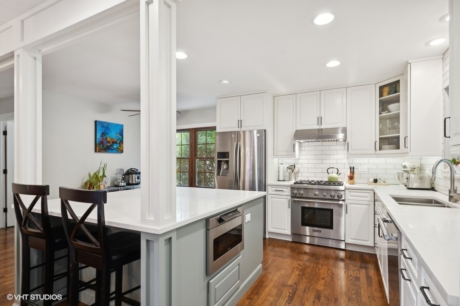 3912 Brett Lane Glenview, IL 60026 - Photo 9 of 33