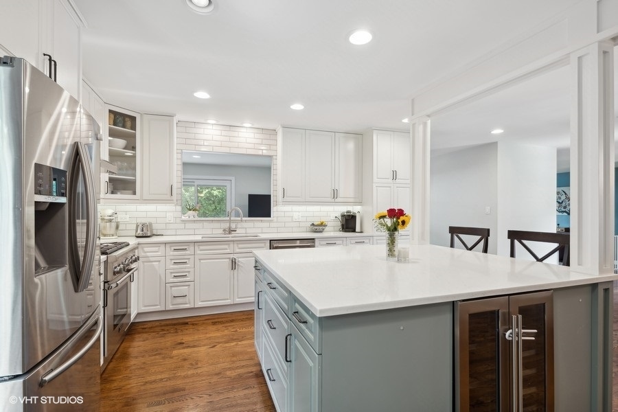 3912 Brett Lane Glenview, IL 60026 - Photo 10 of 33