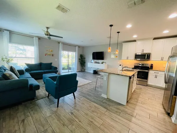 $2,600 | 1301 Flowing Tide Drive, Orlando, FL 32828