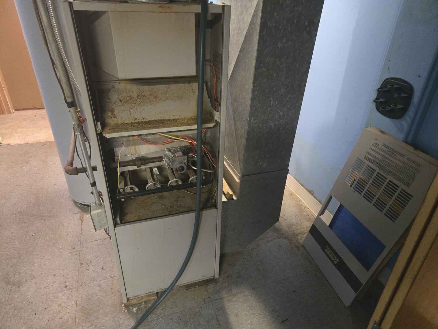 2 Walton Place Normal, IL 61761 - Photo 26 of 41 a close view of water heater room