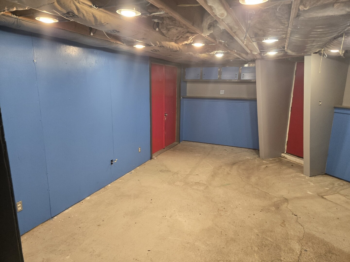 2 Walton Place Normal, IL 61761 - Photo 34 of 41 a view of a big room with wooden floor