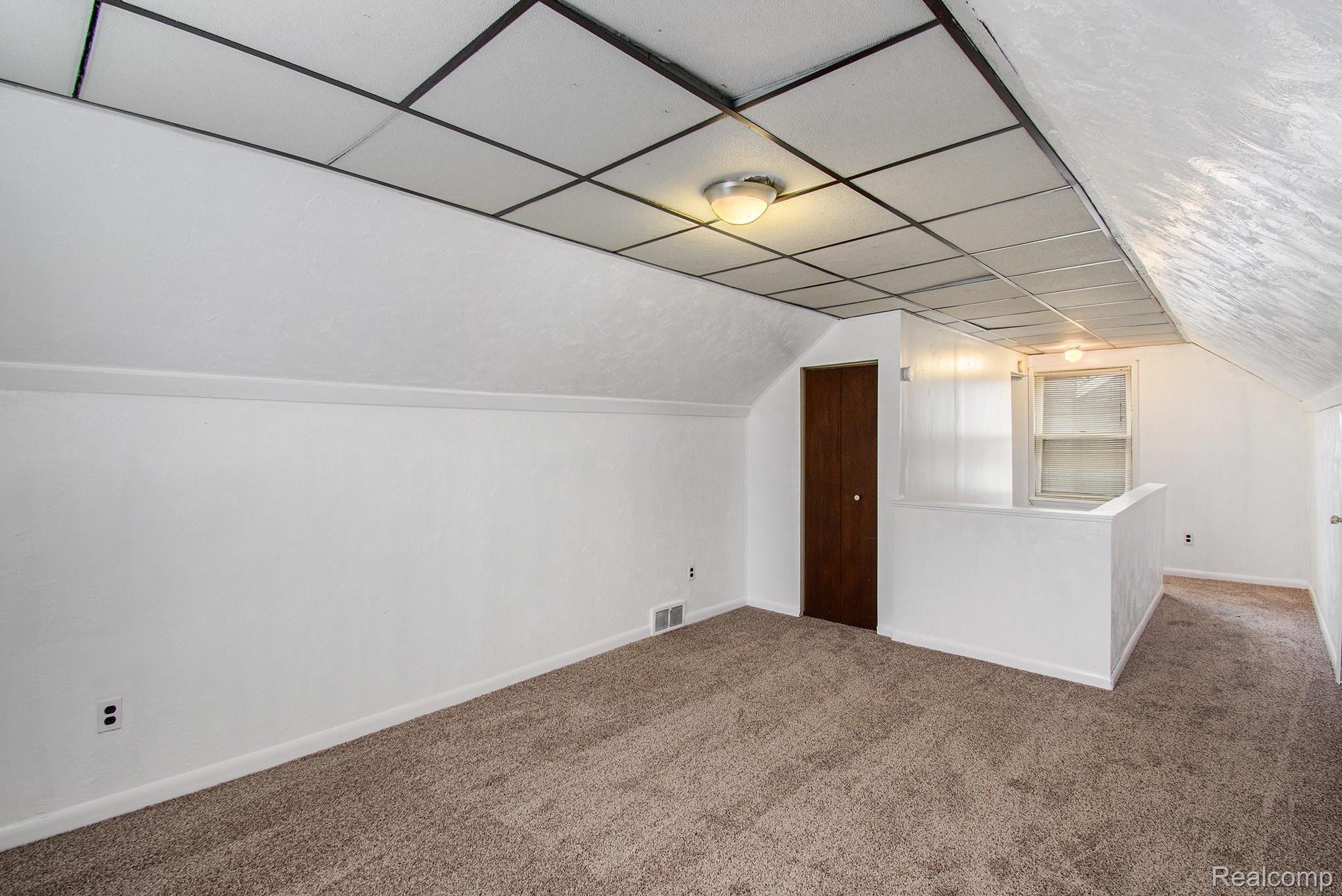 11750 Nottingham Road Detroit, MI 48224 - Photo 17 of 26 211215 1.00pm ISTAMBOULI 11740 Nottingham_28