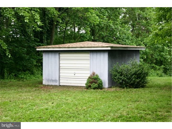 233 South Pleasantview Road Pottstown, PA 19464 - Photo 24 of 25 Storage Shed