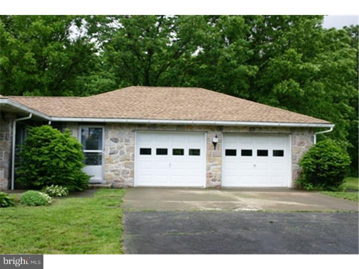 233 South Pleasantview Road Pottstown, PA 19464 - Photo 25 of 25 Garage