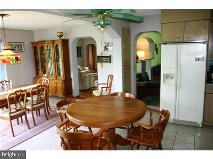 233 South Pleasantview Road Pottstown, PA 19464 - Photo 7 of 25 Kitchen