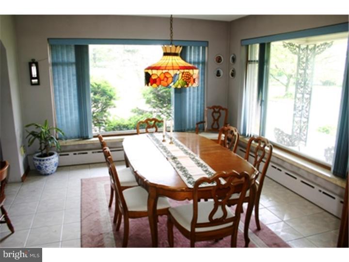 233 South Pleasantview Road Pottstown, PA 19464 - Photo 8 of 25 Dining Room