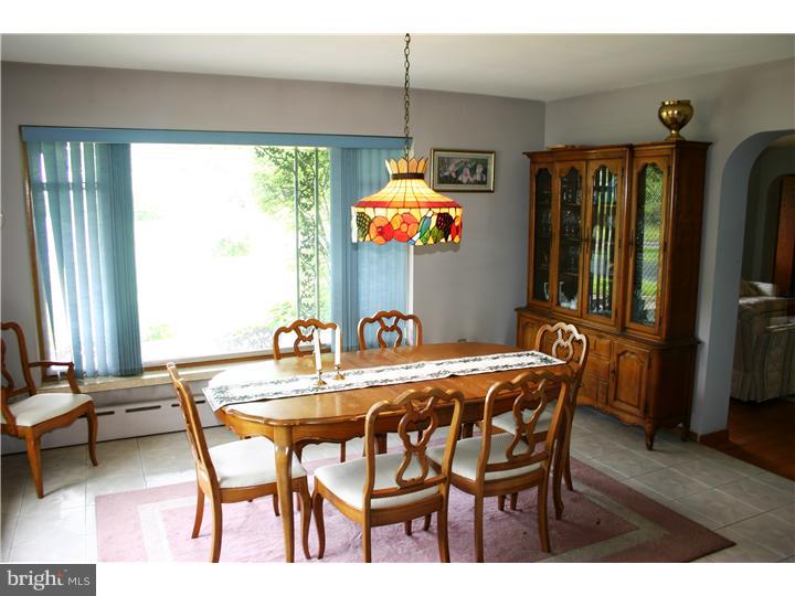 233 South Pleasantview Road Pottstown, PA 19464 - Photo 9 of 25 Dining Room