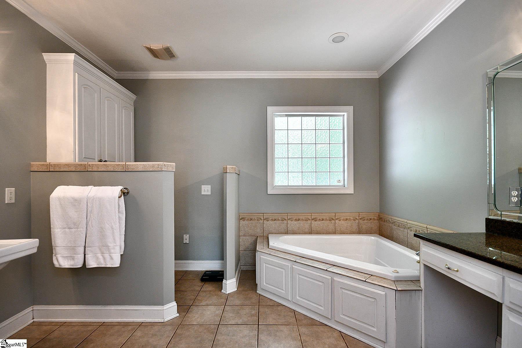 205 Inverness Way Easley, SC 29642 - Photo 17 of 36 Gallery Image 17