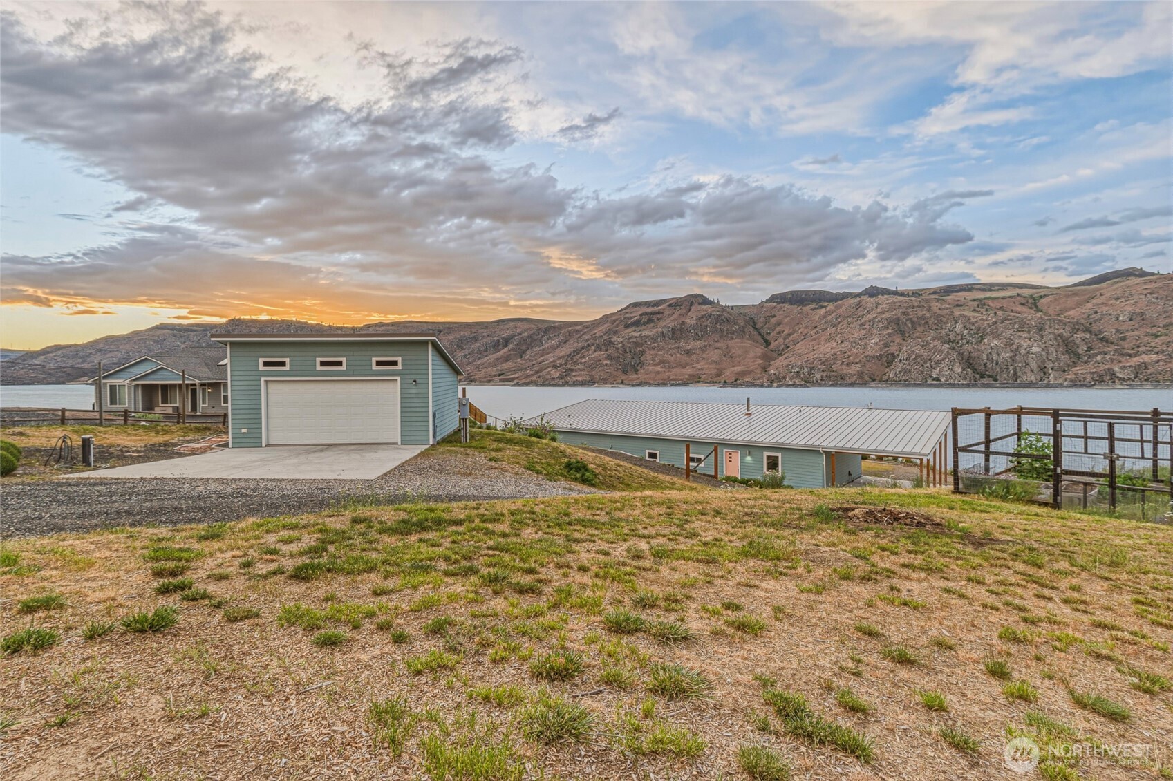 4205 Plum Point Road Grand Coulee, WA 99133 - Photo 32 of 39 a view of swimming pool with mountain view