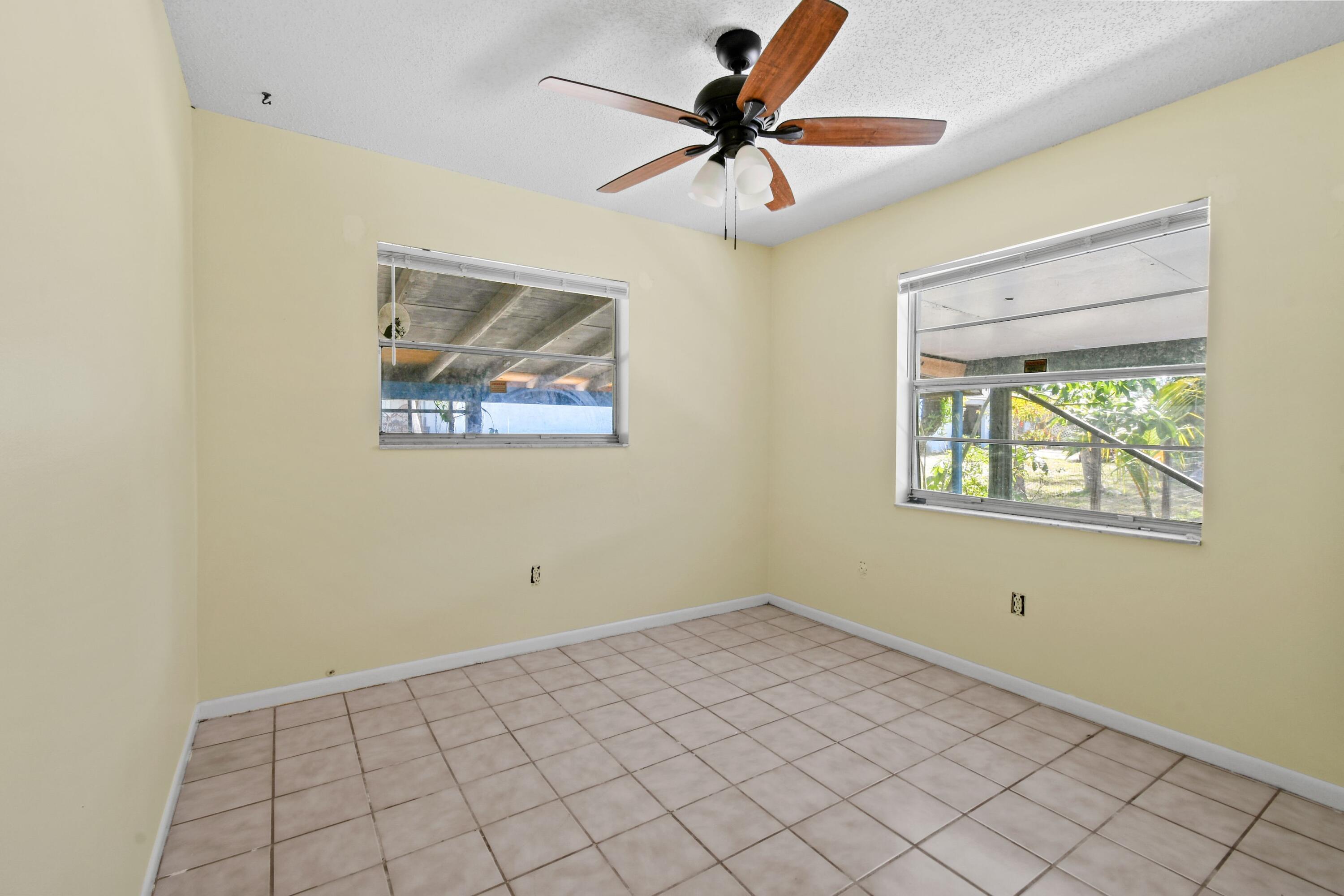 5204 3rd Road Lake Worth, FL 33467 - Photo 13 of 21 52043rdRd Bedroom 3