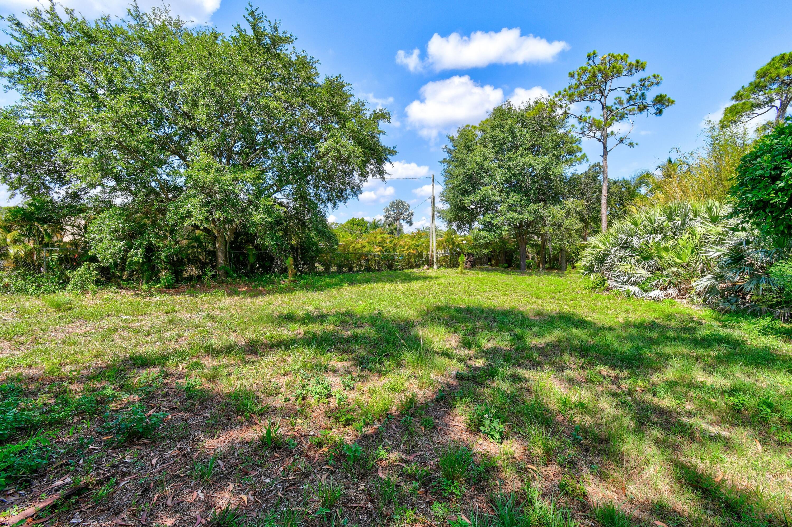 5204 3rd Road Lake Worth, FL 33467 - Photo 17 of 21 52043rdRd Back Yard 2