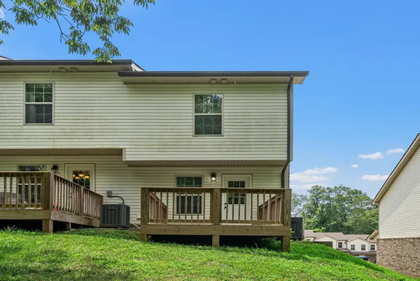 $1,275 | 431 Glenstone Springs Drive, Unit D, Clarksville, TN 37043