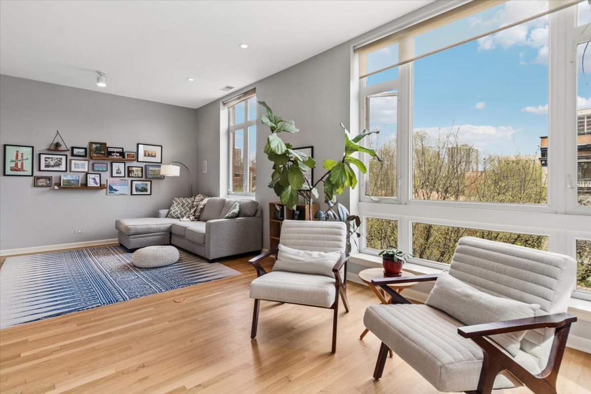 4150 North Sheridan Road, Unit 3S Chicago, IL 60613 - Photo 3 of 20