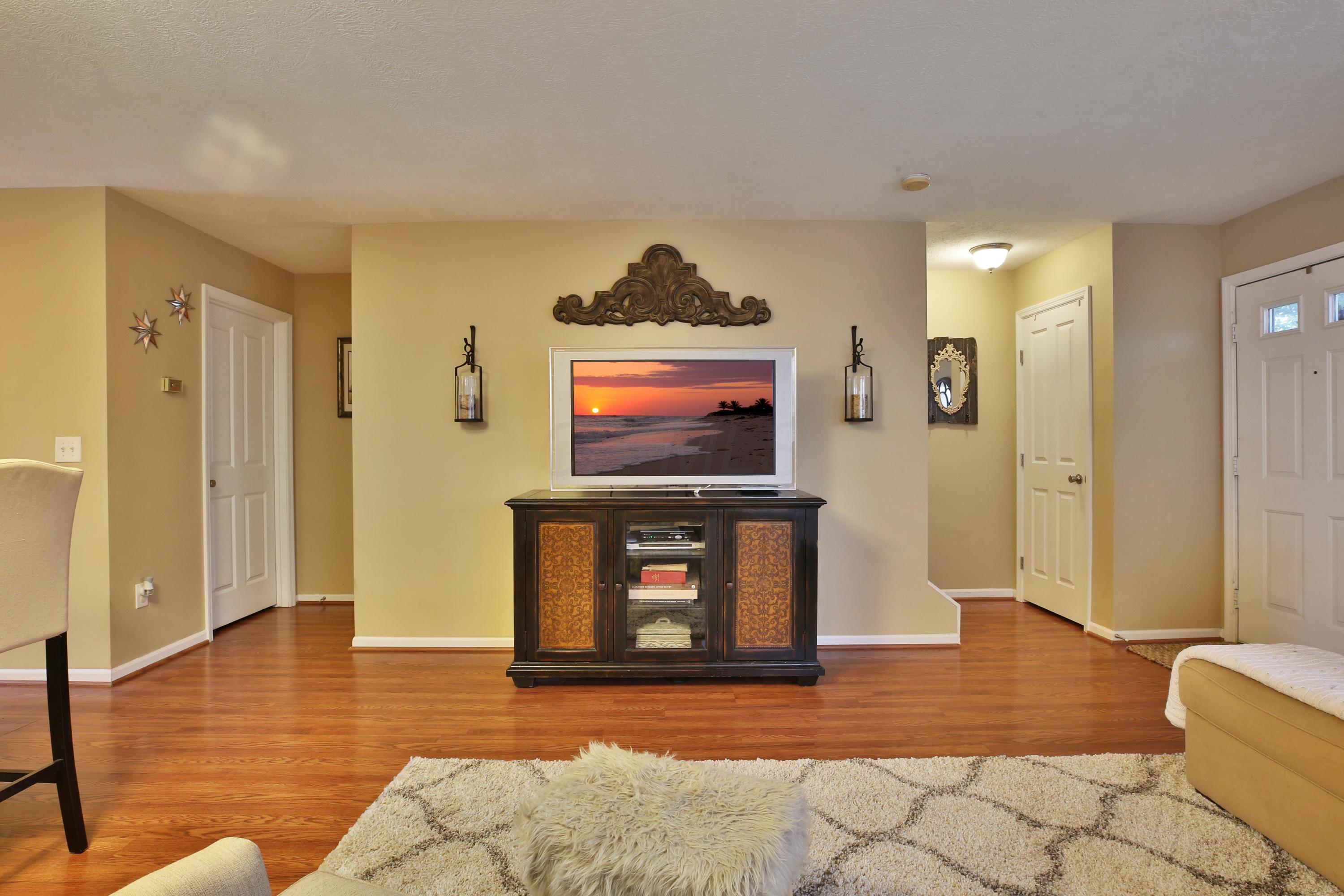 701 Lazelle Road Westerville, OH 43081 - Photo 4 of 32