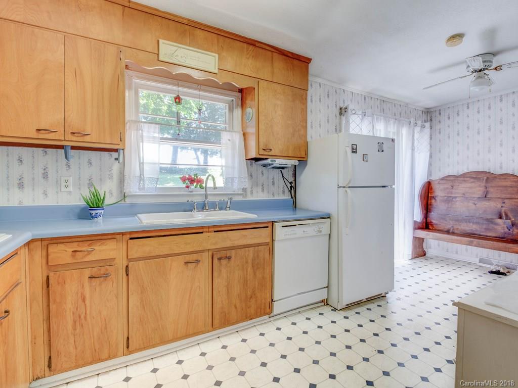 491 Case Cove Road Candler, NC 28715 - Photo 5 of 12 Gallery Image 5
