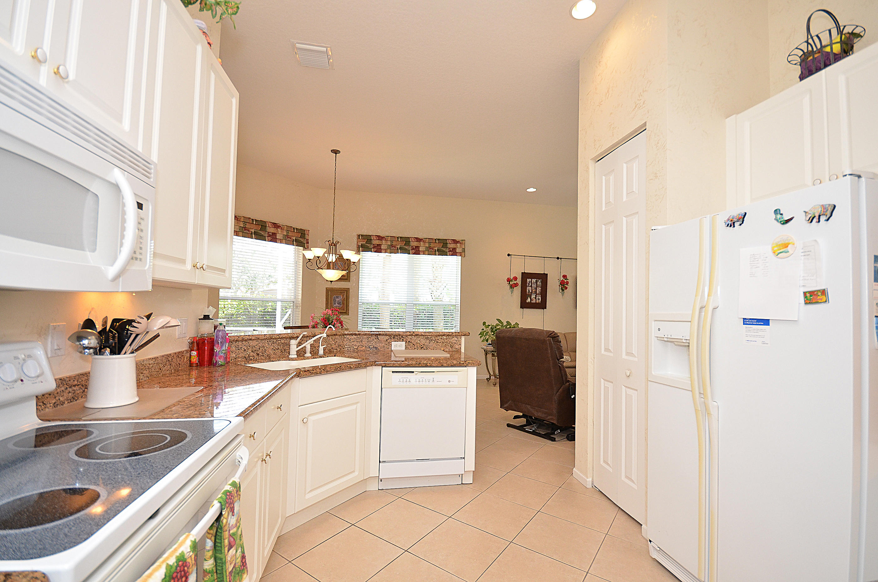 6677 Garde Road Boynton Beach, FL 33472 - Photo 6 of 32 AmyFinals-06