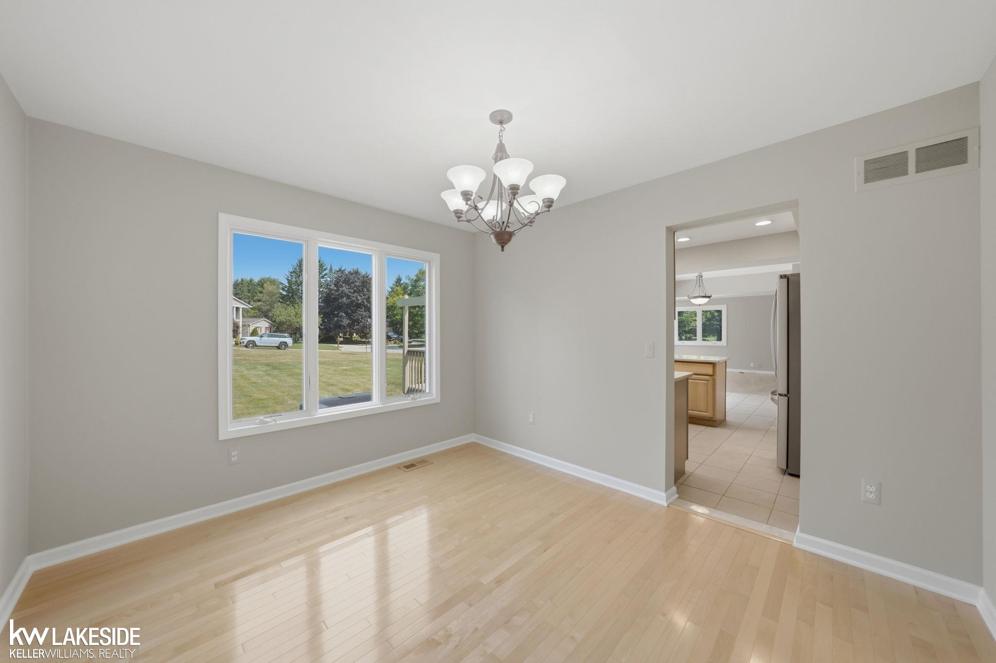 3392 Innsbrook Drive Rochester, MI 48309 - Photo 18 of 53 50215952-3cc59a74-316b-4252-ad61-16eef040b0ce.JPG