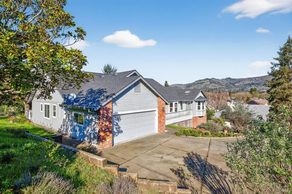 $1,199,000 | 405 Crestridge Place, Santa Rosa, CA 95409