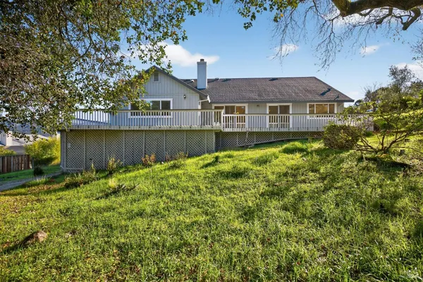 $1,199,000 | 405 Crestridge Place, Santa Rosa, CA 95409