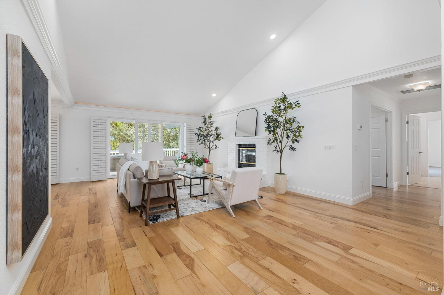 405 Crestridge Place Santa Rosa, CA 95409 - Photo 7 of 61 Living room from previous staging