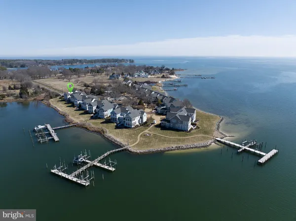 $1,125,000 | 62 Westbay Drive, Kilmarnock, VA 22482