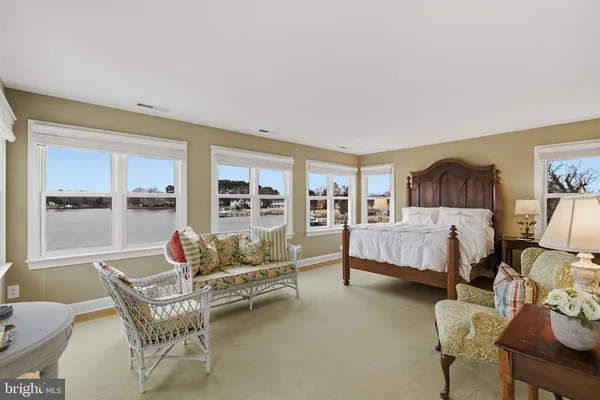$1,125,000 | 62 Westbay Drive, Kilmarnock, VA 22482