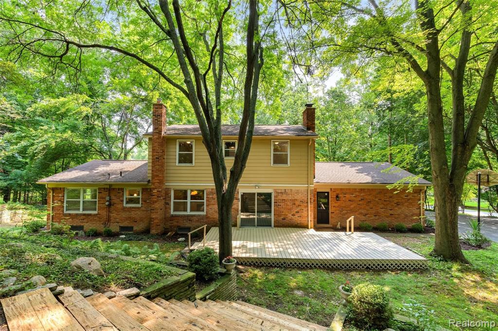 2504 New England Drive Rochester Hills, MI 48309 - Photo 14 of 47