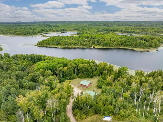 $599,000 | 32118 East Gunn Lake Trail, Marcell, MN 56657