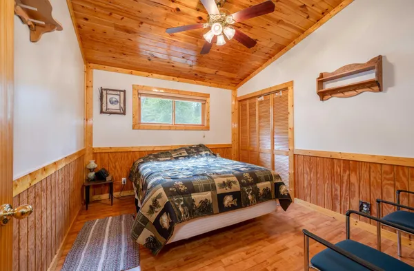 $599,000 | 32118 East Gunn Lake Trail, Marcell, MN 56657