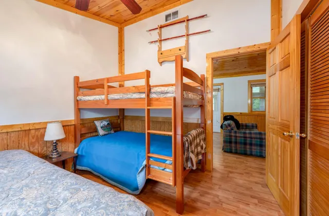 $599,000 | 32118 East Gunn Lake Trail, Marcell, MN 56657