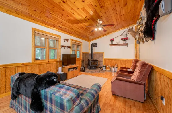 $599,000 | 32118 East Gunn Lake Trail, Marcell, MN 56657
